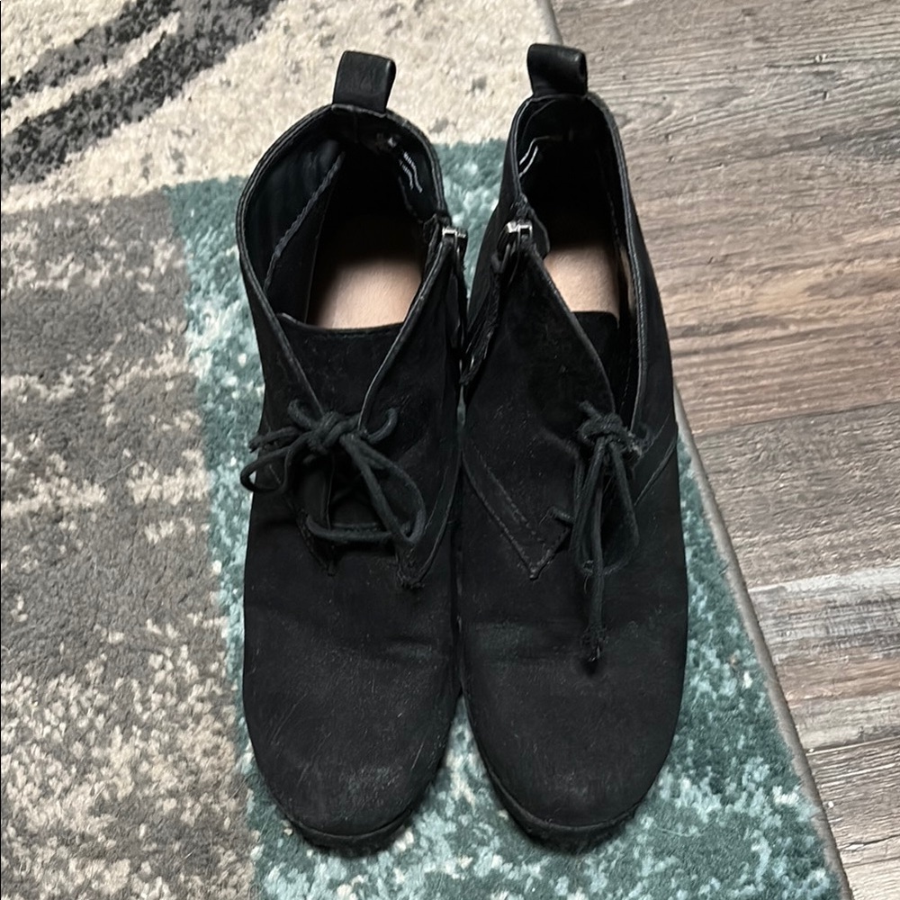 Women’s black suede booties Sz 8.5